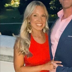 Meet your Posher, Claire